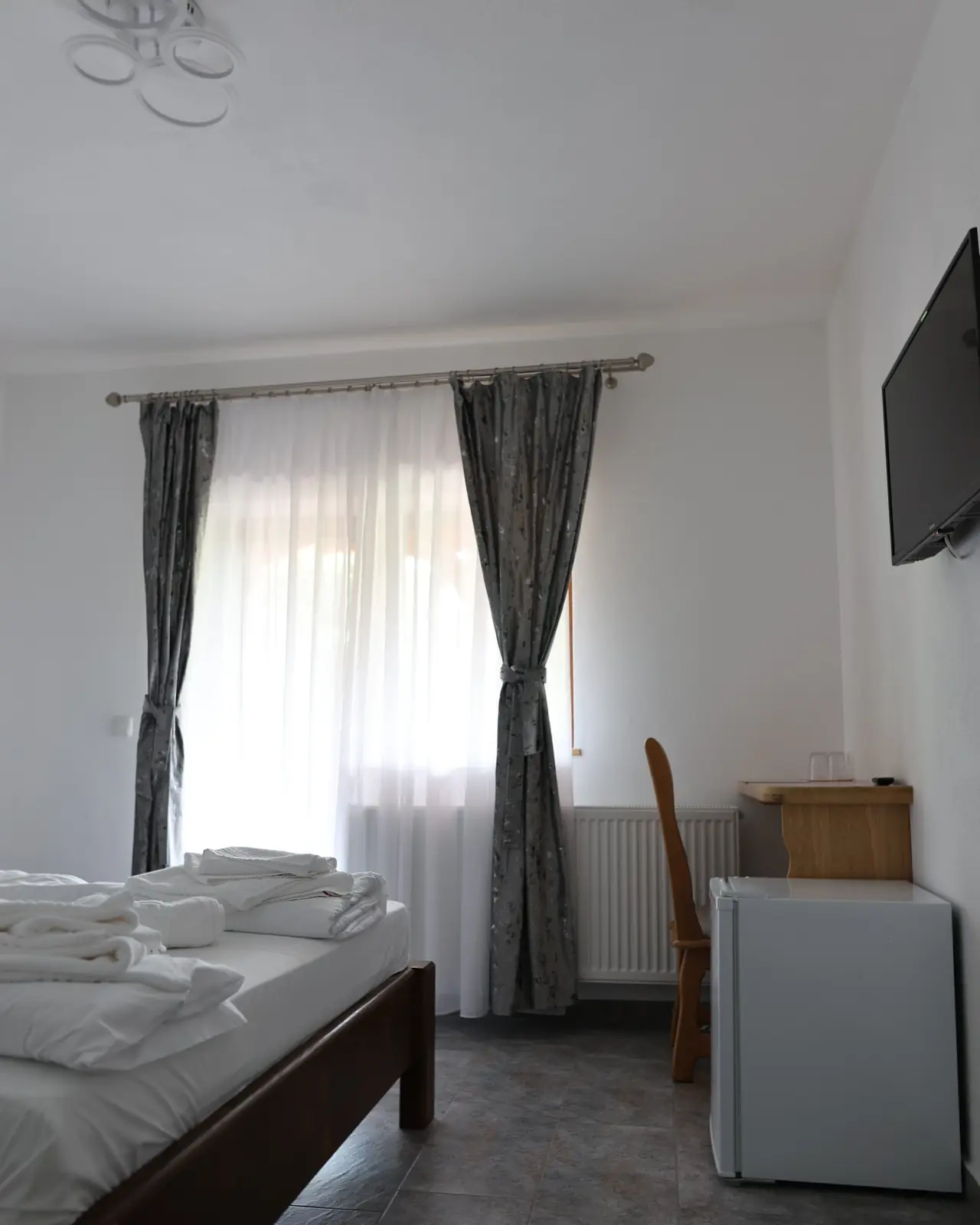 Cameră Dublă Standard — Pensiunea Casa Suciu
