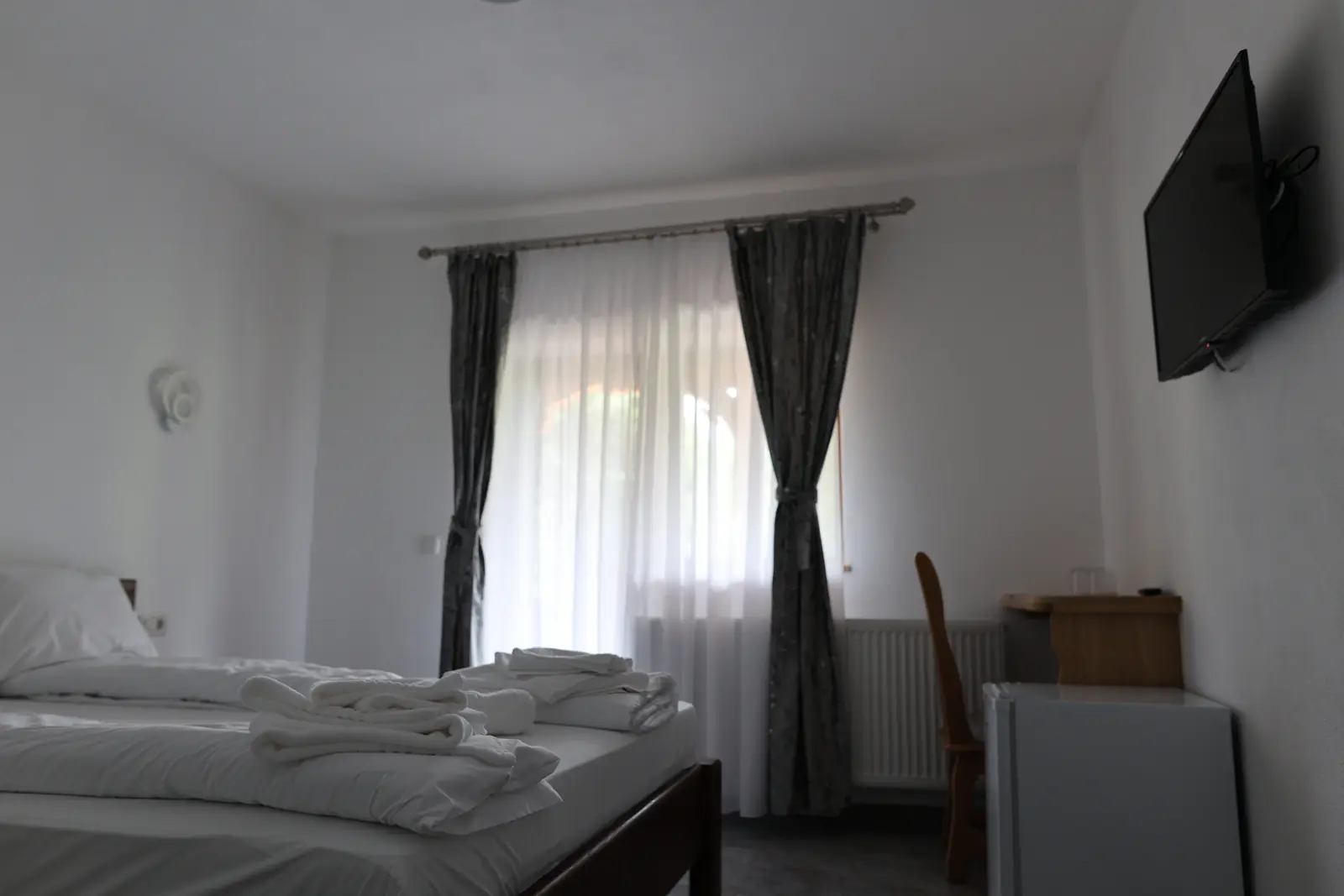 Cameră Dublă Standard — Pensiunea Casa Suciu