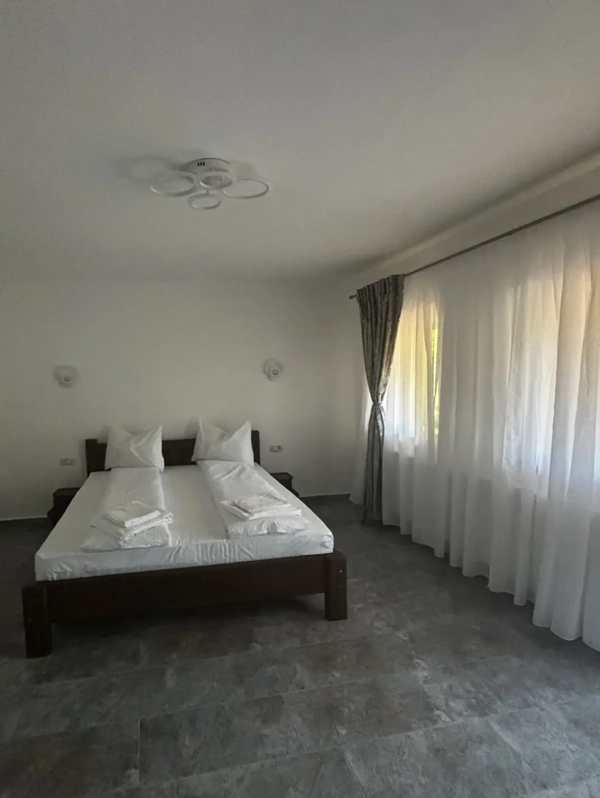 Cameră triplă la Pensiunea Casa Suciu